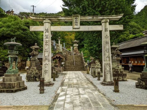 3陶山神社