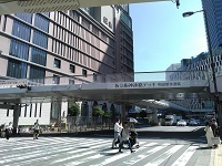 2021_10_05_阪急阪神連絡デッキ（梅田新歩道橋）