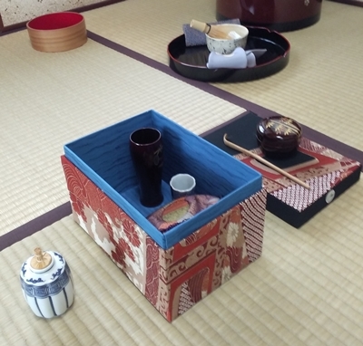 松田さん茶箱３