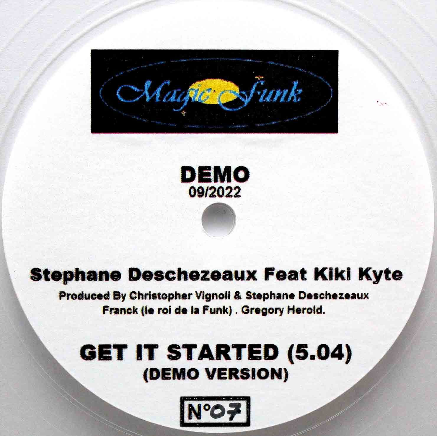 Stephane Deschezeaux Feat Kiki Kyte (2022) – Get It Started (Demo Version) 02