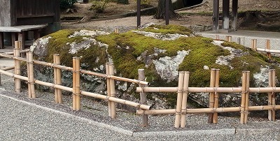 221012-1308吉備津神社矢置岩