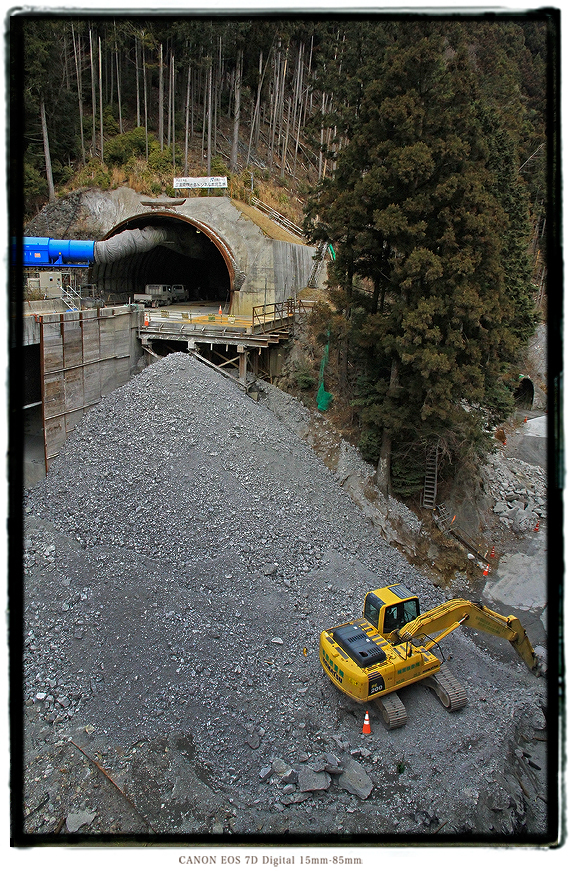 青崩トンネル建設現場2101aokuzuretunnel0106.jpg