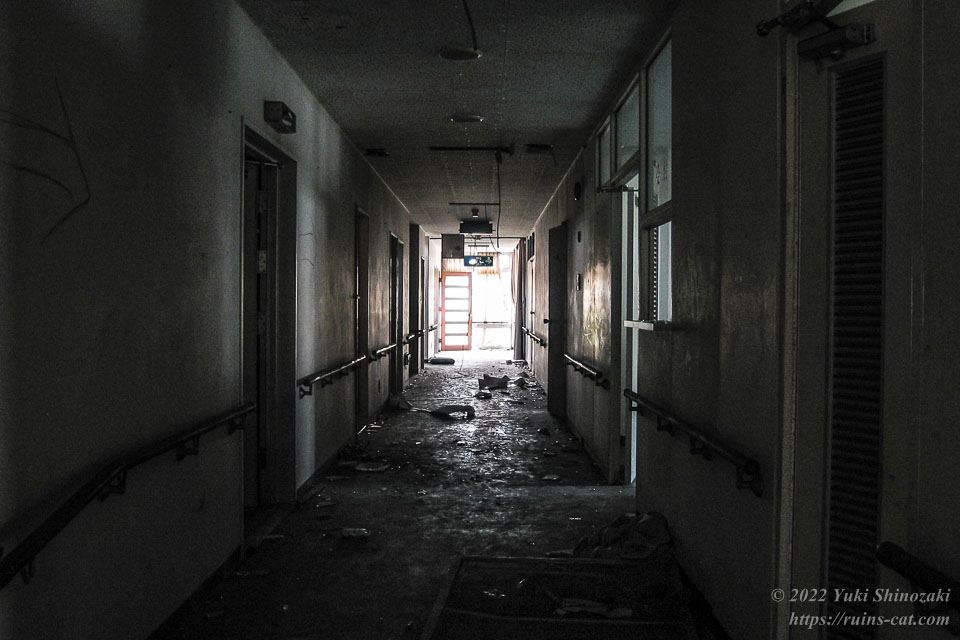 ポプラ病院の1階廊下