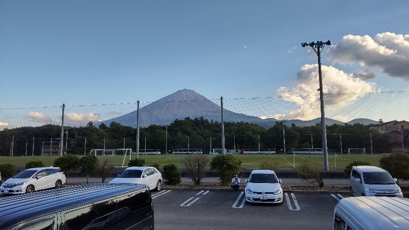 道の駅なるさわ④第２駐車場から富士山2210