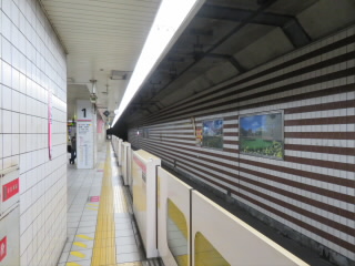 大阪JR東西線北新地駅