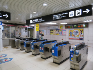 大阪JR東西線北新地駅
