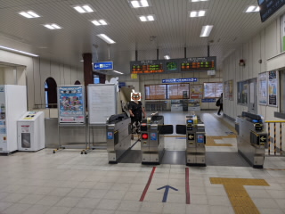 兵庫JR福知山線中山寺駅